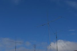 MD4K (о-в Мэн) -  один из главных контестеров в Западной Европе и является станцией “полевого дня”. Все антенны строятся и устанавливаются на временных мачтах за несколько дней до соревнований.